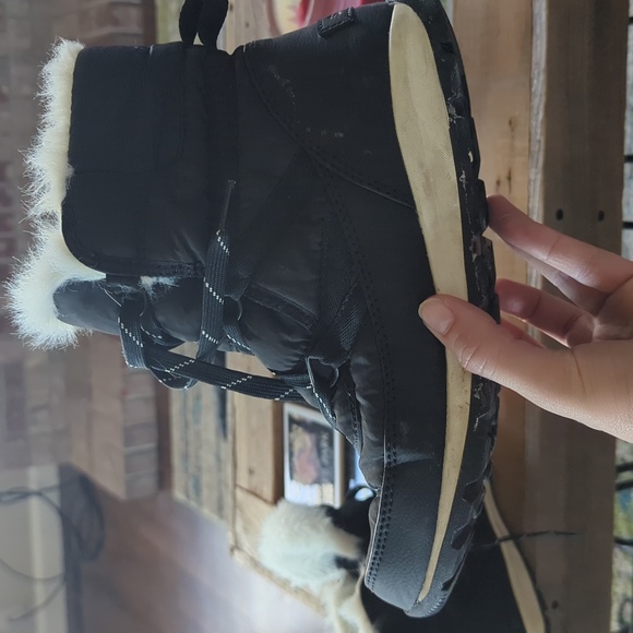 Women's Sorel Snow Boots - Picture 3 of 5